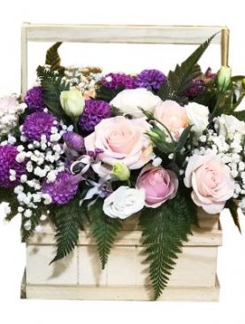 12 Roses in Wooden Basket