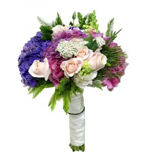 A bouquet of pink roses