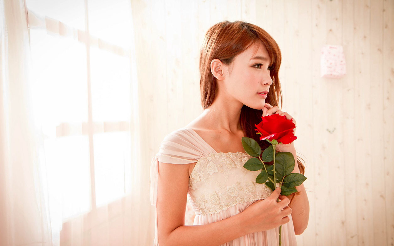 Sắc Màu Hoa Hồng –  Sắc Màu Tình Yêu