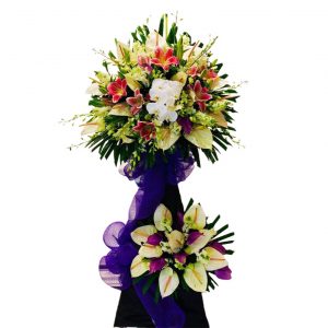 A standing spray of remembrance 3