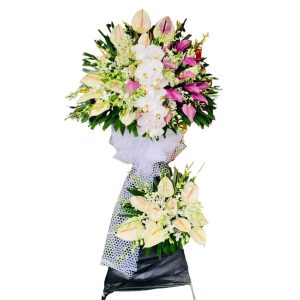 A standing spray of remembrance 5