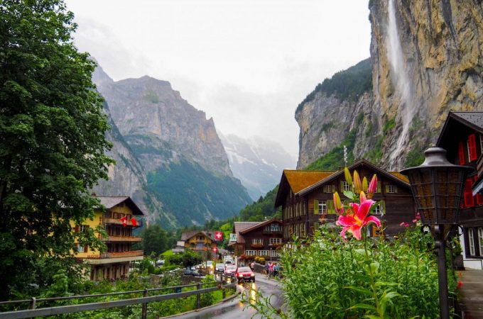 Khi Bạn khao khát điều gì, Cả Vũ Trụ sẽ hợp sức lại giúp bạn