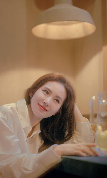 To Fall In Love With Yourself Is The First Secret To Happiness – Yêu Chính Mình Là Bí Mật Đầu Tiên Của Hạnh Phúc