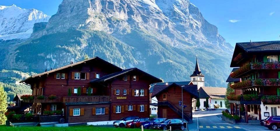 Challenges Are Not Meant To Break You; They Are Meant To Make You Stronger – Thử Thách Không Nhằm Mục Đích Đánh Gục Bạn; Chúng Có Nghĩa Là Để Làm Cho Bạn Mạnh Mẽ Hơn