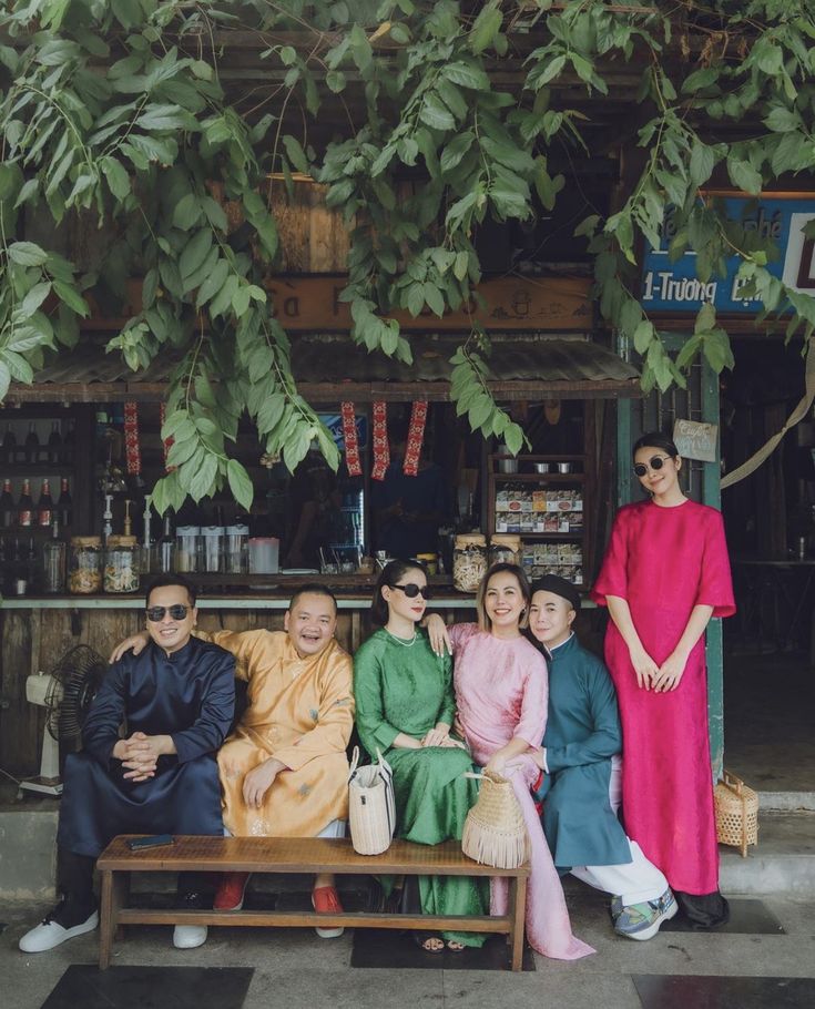 Cuộc Sống Của Bạn Có Đi Lên Hay Không, Tất Cả Nằm Ở Những Cuốn Sách Bạn Đọc & Những Người Bạn Gặp