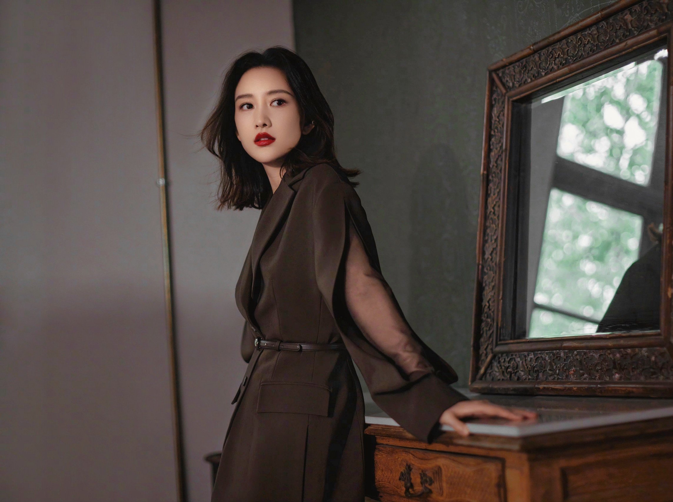 In Oder To Be Who You Are, You Must Be Willing To Let Go Of Who You Think You Are – Để Trở Thành Chính Mình, Bạn Phải Sẵn Sàng Từ Bỏ Con Người Mà Bạn Nghĩ