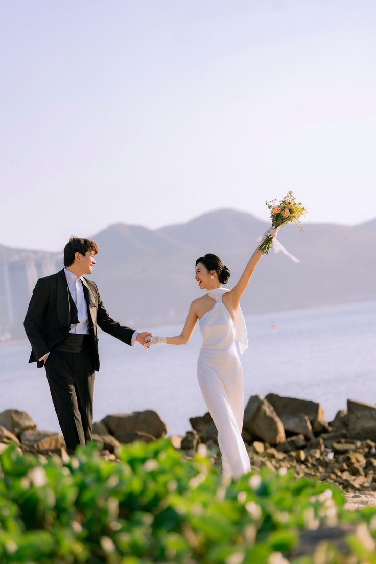 Mình Cầm Tay Nhau Đến Khi Già Em Nhé!