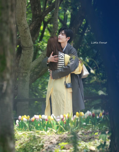 Timeless Wisdom, Eternal Beauty — Elegance in Every Petal – Trí Tuệ Vĩnh Hằng, Vẻ Đẹp Bất Tận, Thanh Tao Trong Từng Cánh Hoa